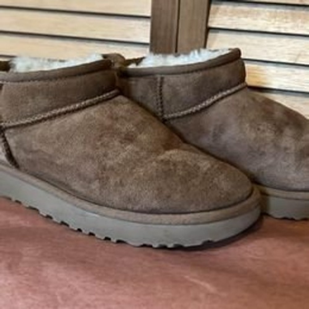 UGG Classic Ultra Mini Boots Women Size 6 Brown Good Suede Ankle Booties